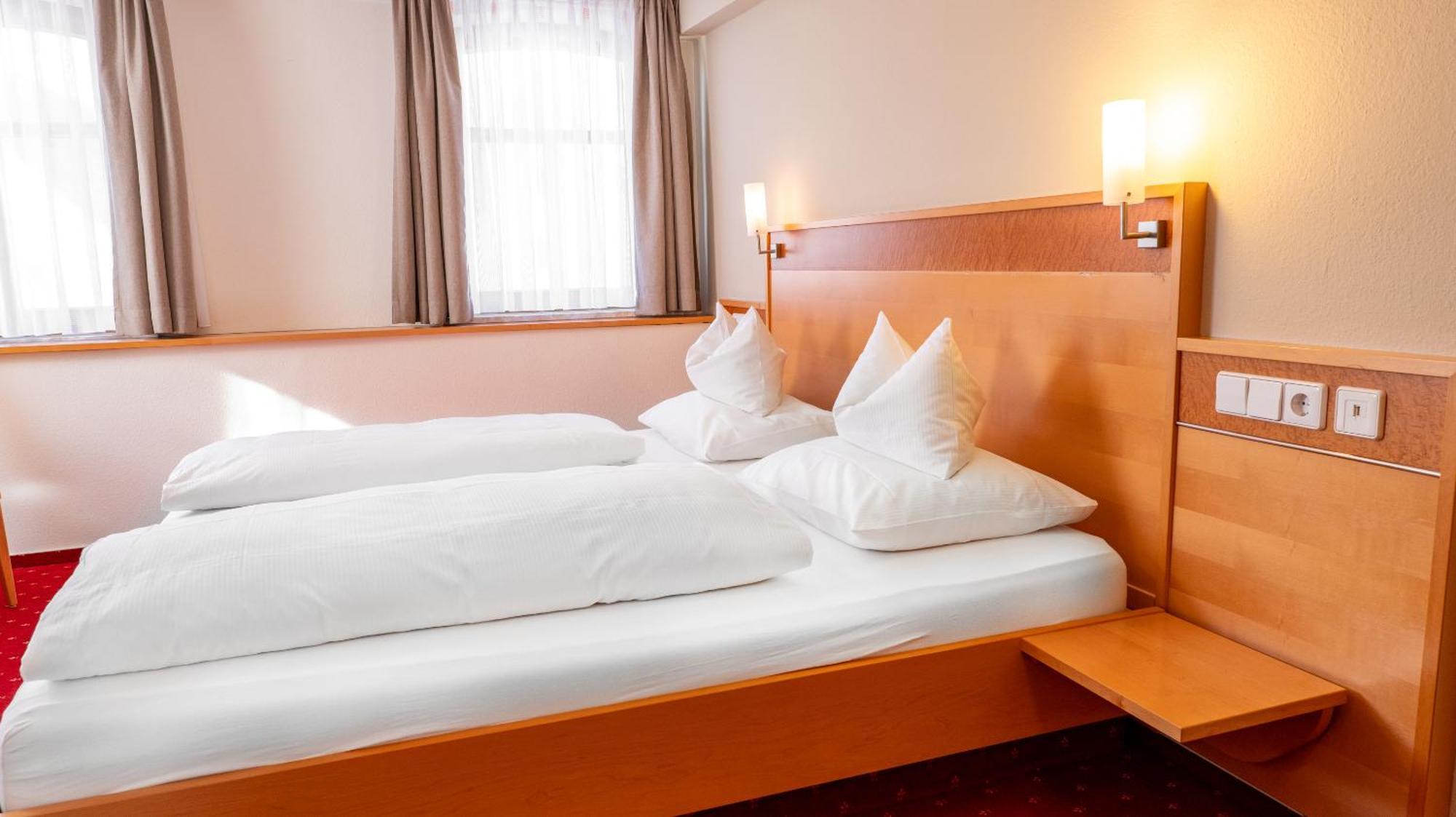 Hotel & Restaurant Post Laichingen Zewnętrze zdjęcie