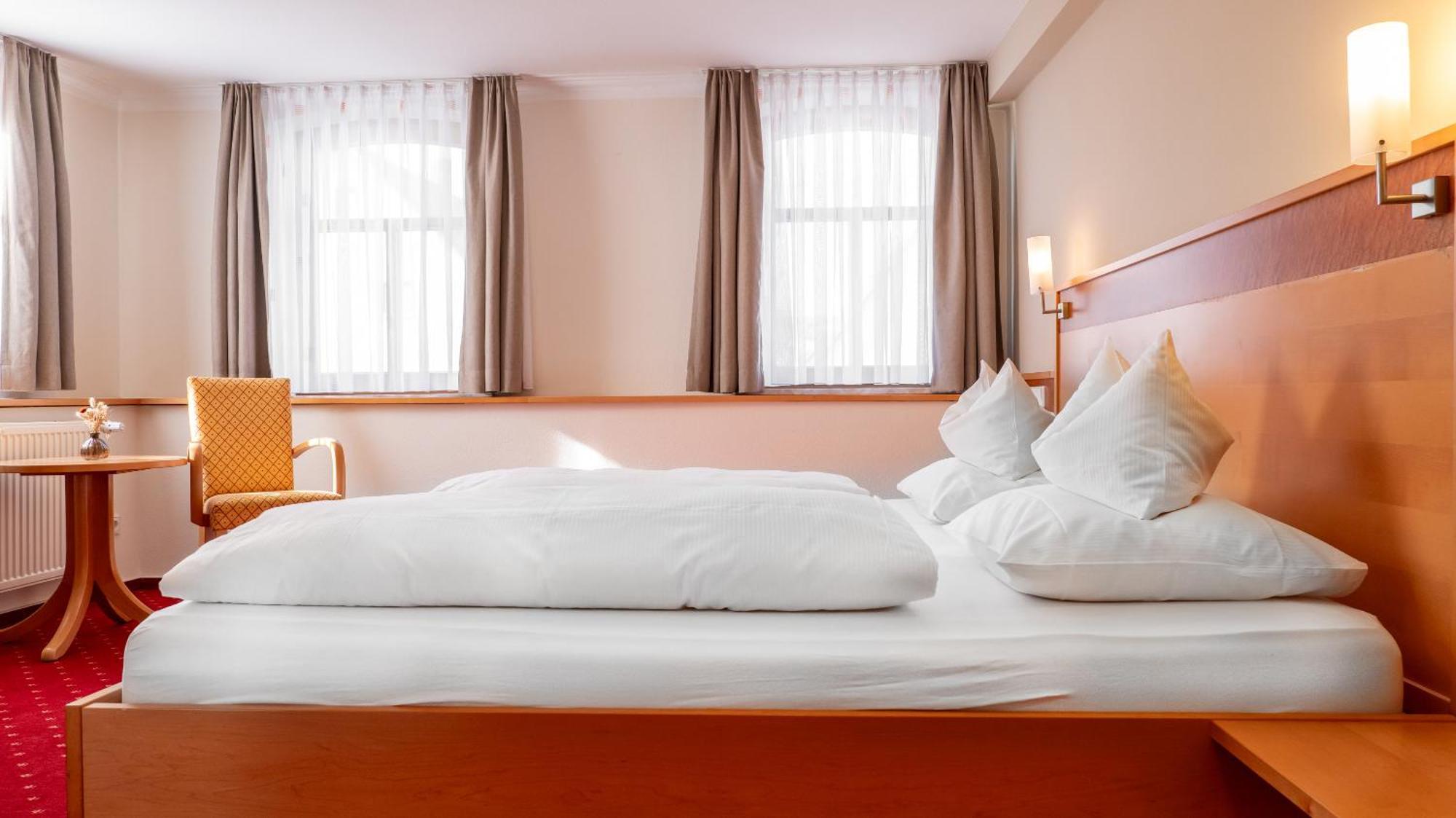 Hotel & Restaurant Post Laichingen Zewnętrze zdjęcie