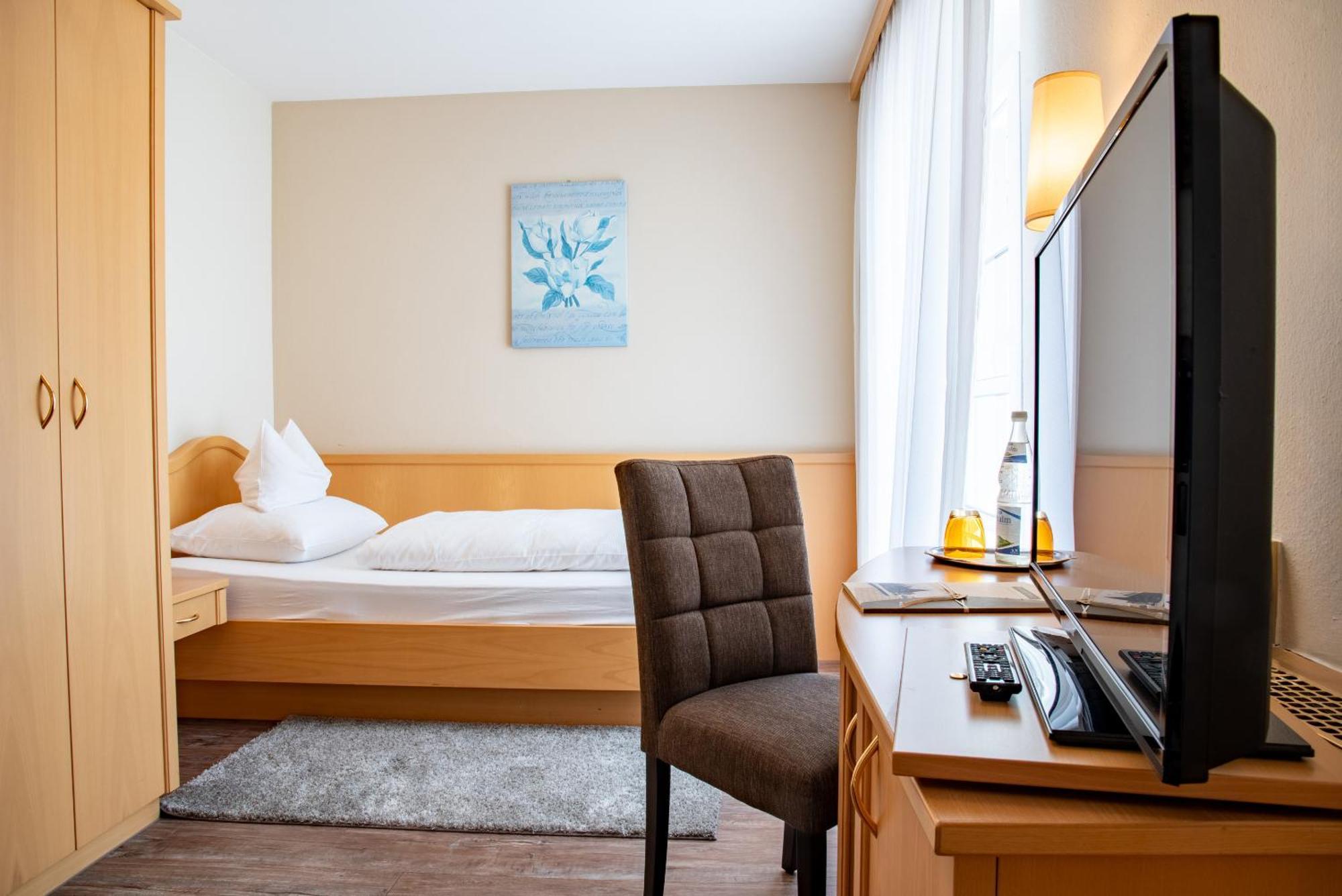 Hotel & Restaurant Post Laichingen Zewnętrze zdjęcie