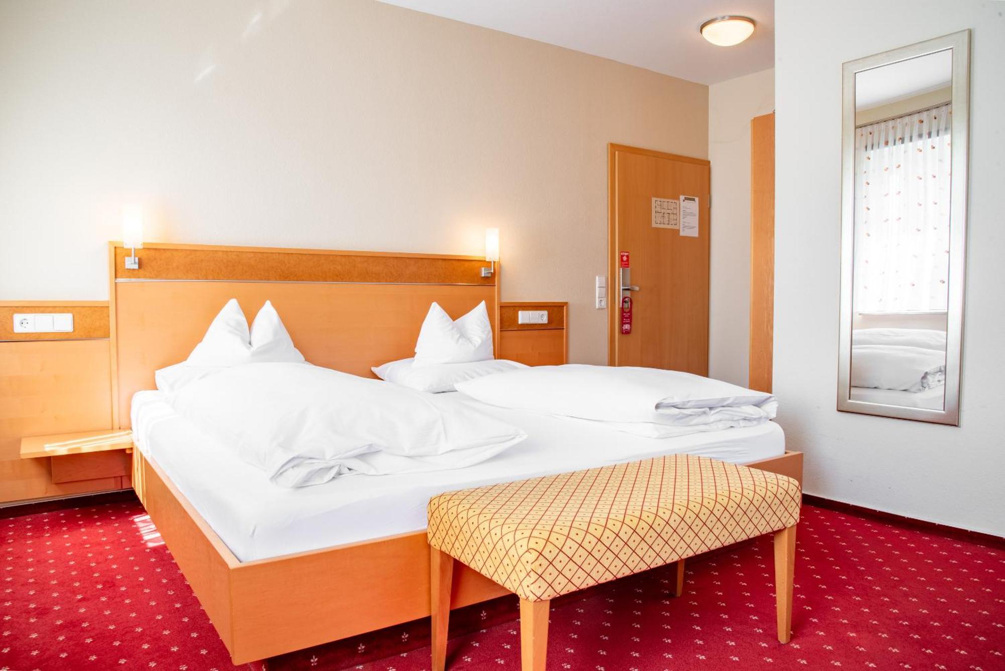 Hotel & Restaurant Post Laichingen Zewnętrze zdjęcie